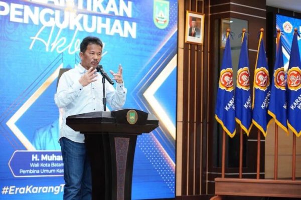 Lantik 400-an Pengurus Karang Taruna se-Batam, Walikota Rudi Ingin Wujudkan Generasi Emas