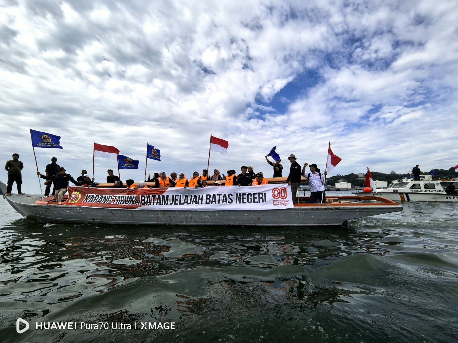 Karang Taruna Batam Jelajah Perbatasan Negeri: Kibarkan Semangat Merah Putih di Pulau Terluar Perbatasan RI-Singapura